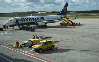 Bus from Eindhoven Airport to Amsterdam Centre