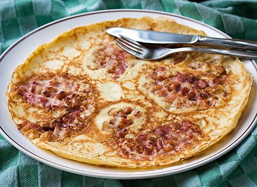Eat pancakes during a city trip to Amsterdam
